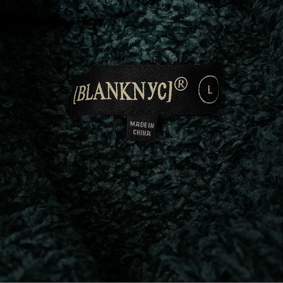 Blank NYC Chenile Turtleneck Braided Cable Sweater NEW - Picture 6 of 8